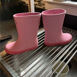 Girls pink hunter boots